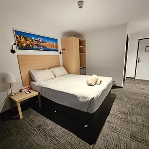  Lodge Econo Rivervale Australien